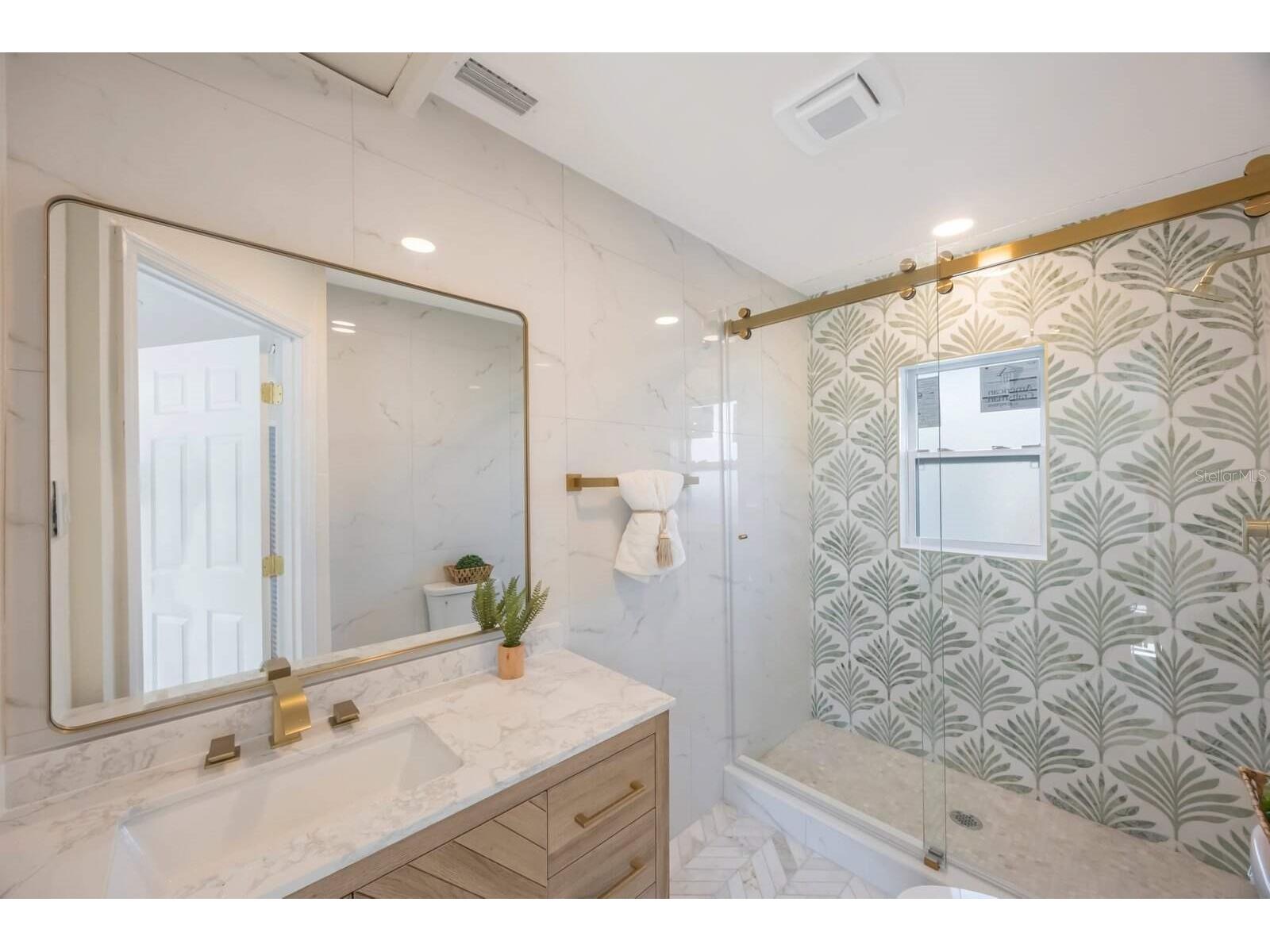 1160 36th Avenue N Saint Petersburg FL 33704 TB8484980 image21