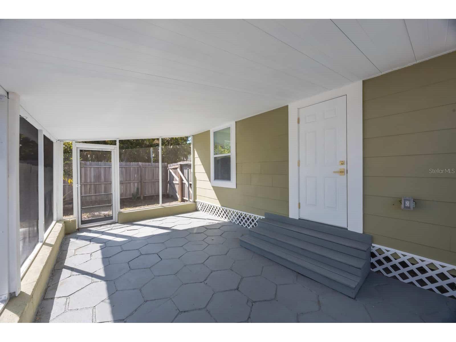 1160 36th Avenue N Saint Petersburg FL 33704 TB8484980 image26