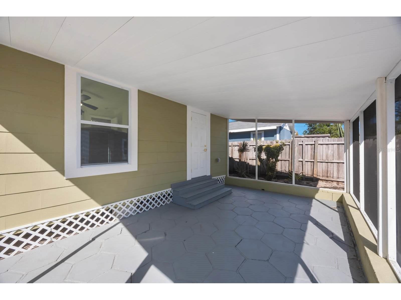 1160 36th Avenue N Saint Petersburg FL 33704 TB8484980 image27