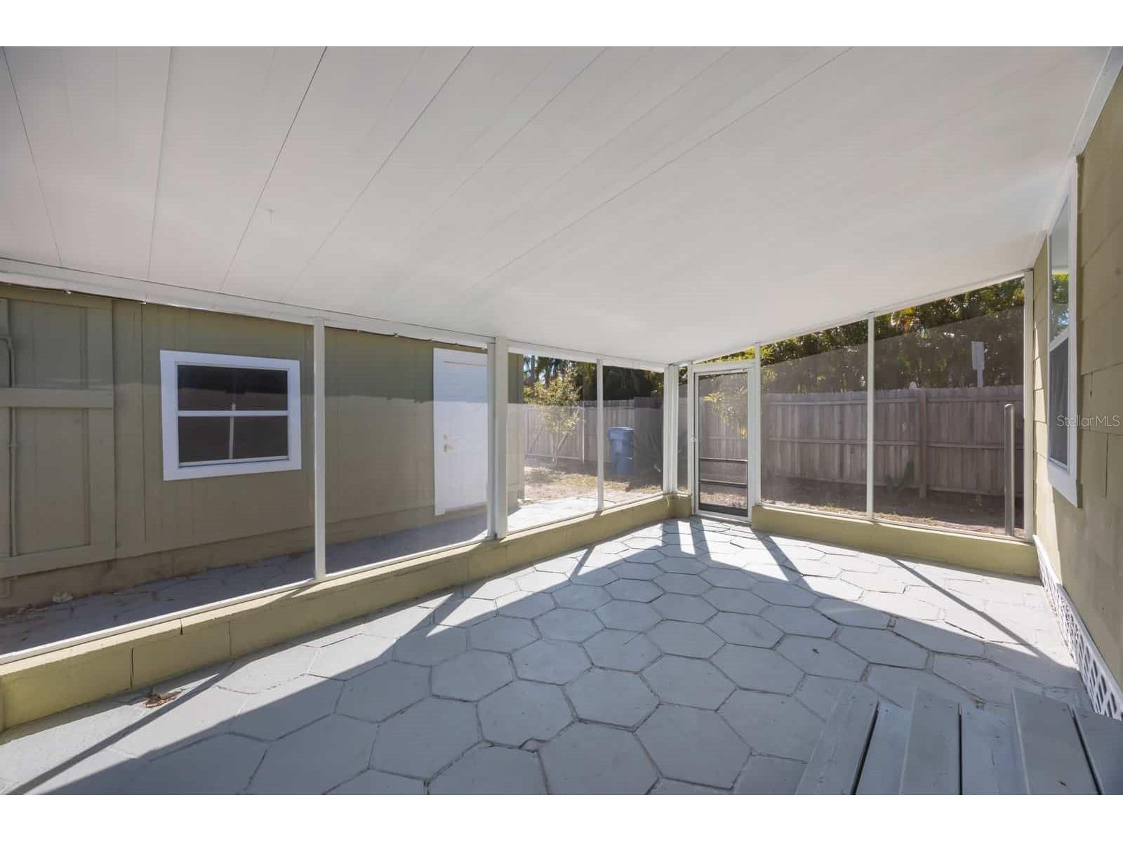 1160 36th Avenue N Saint Petersburg FL 33704 TB8484980 image28