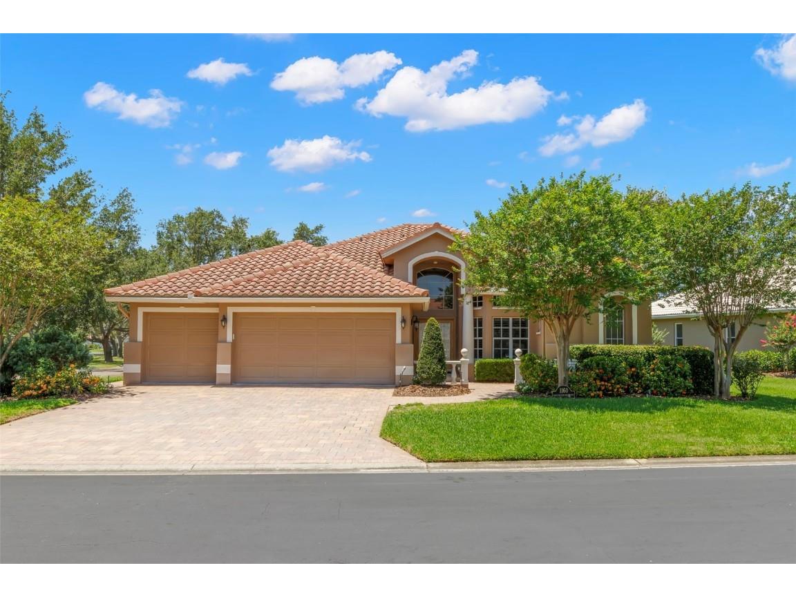 1160 Darlington Oak Drive NE Saint Petersburg FL 33703 TB8331299 image1