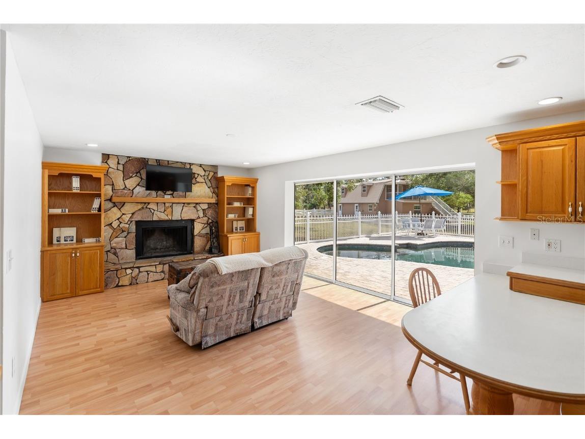 1160 Wagon Wheel Drive Sarasota FL 34240 A4673997 image13