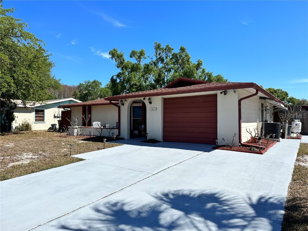 11600 Crystal Lake Drive Port Richey FL 34668 W7850463 image1