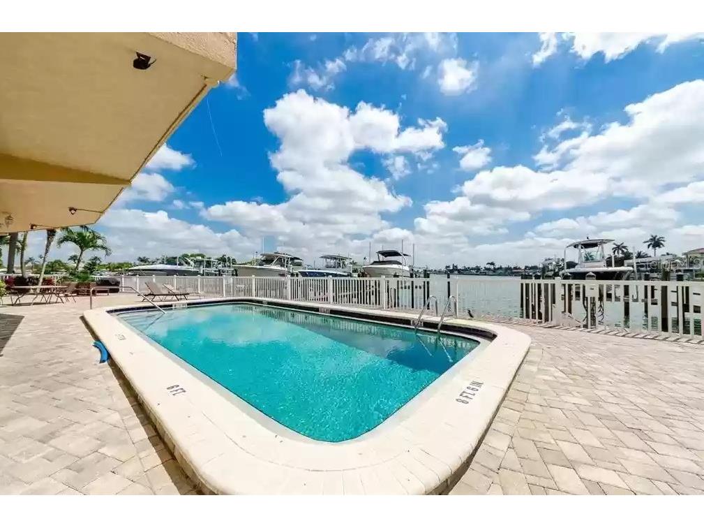 11605 3rd Street E #305 Treasure Island FL 33706 - ICW-BOCA CIEGA BAY U8177921 image6