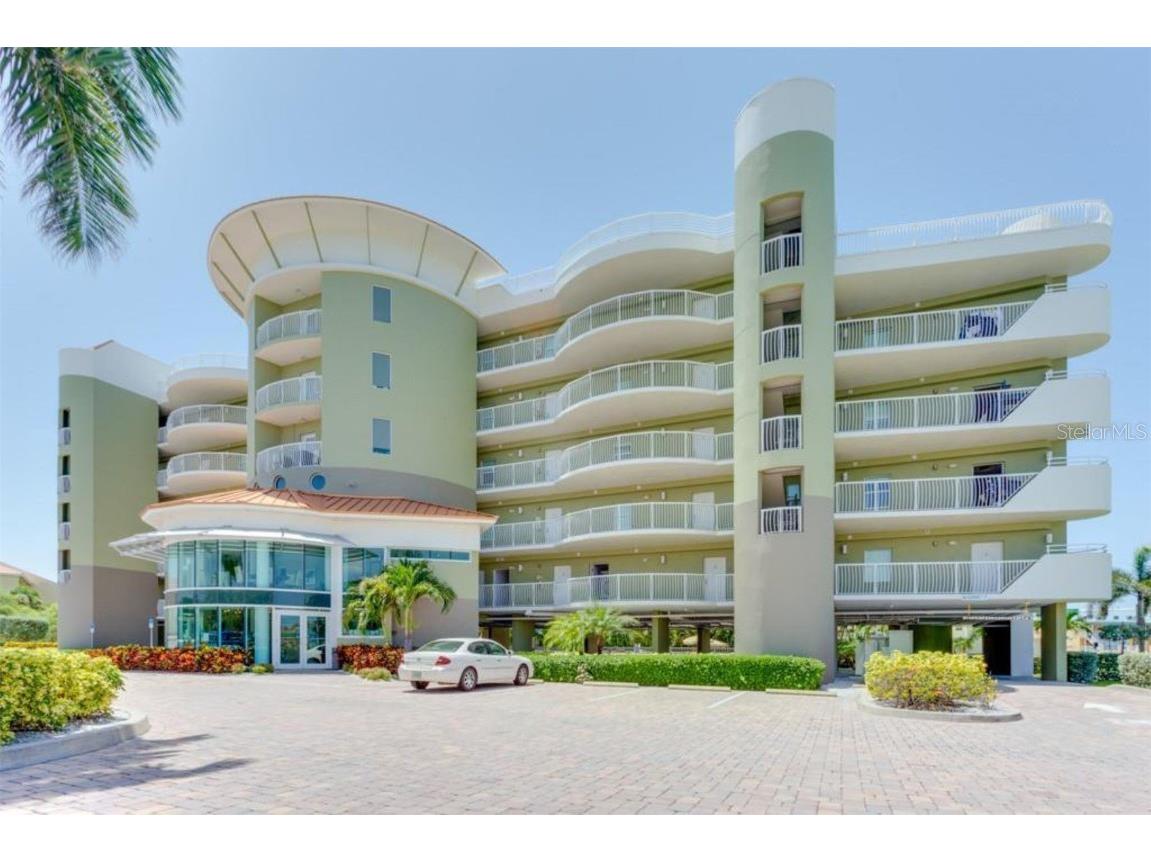 11605 Gulf Boulevard #205 Treasure Island FL 33706 W7852442 image1