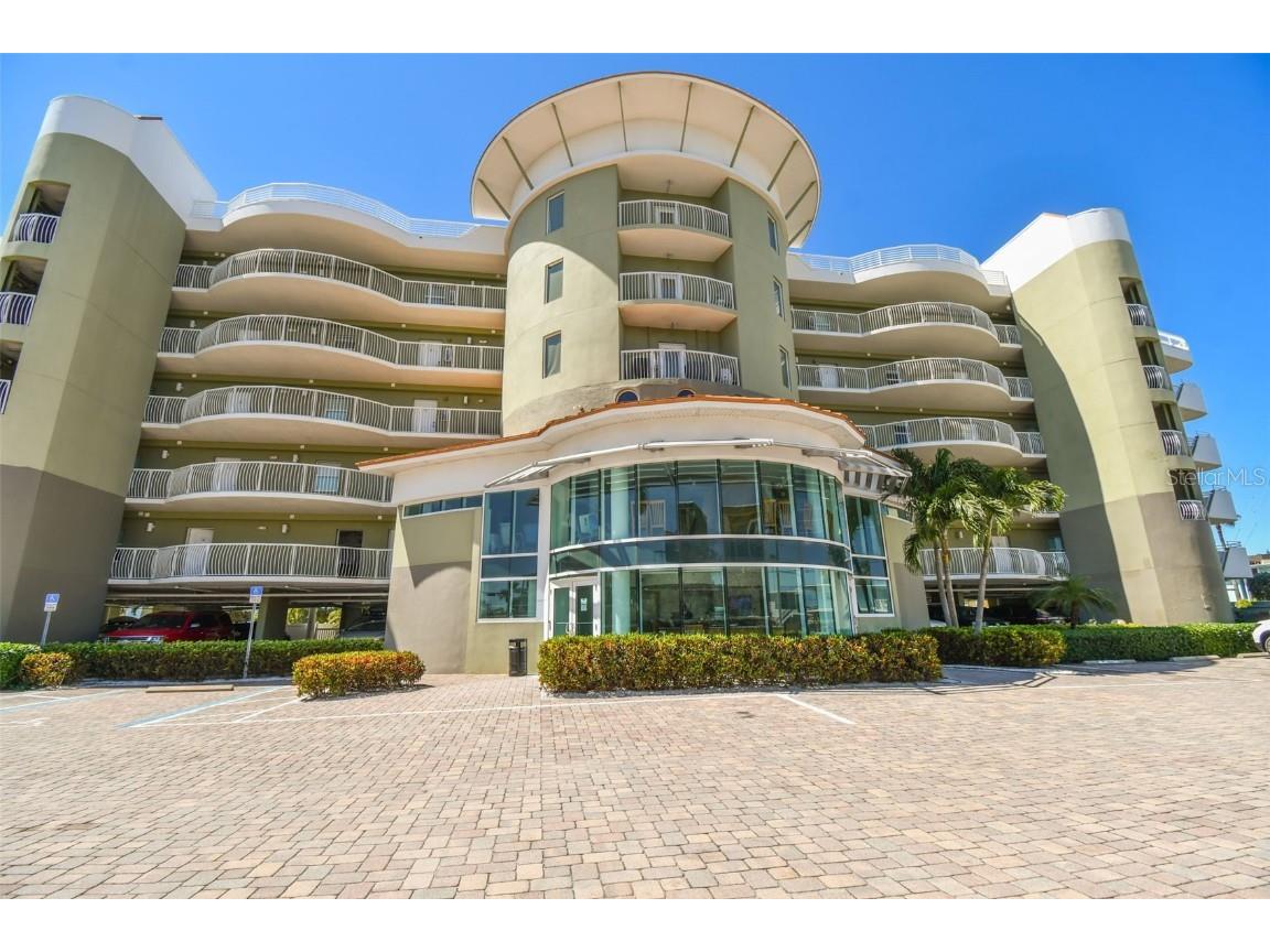 11605 Gulf Boulevard #208 Treasure Island FL 33706 TB8455155 image1