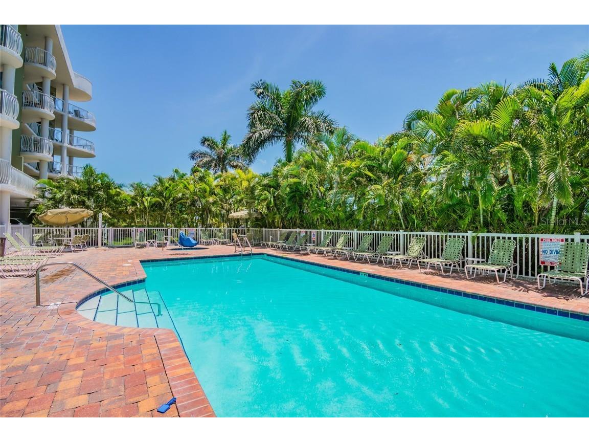 11605 Gulf Boulevard #502 Treasure Island FL 33706 - GULF OF MEXICO TB8329499 image38