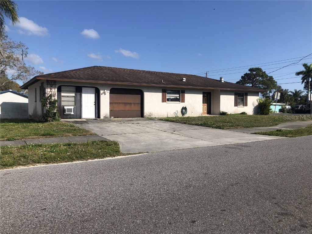 1161 S Brink Avenue Sarasota FL 34237 A4561412 image1