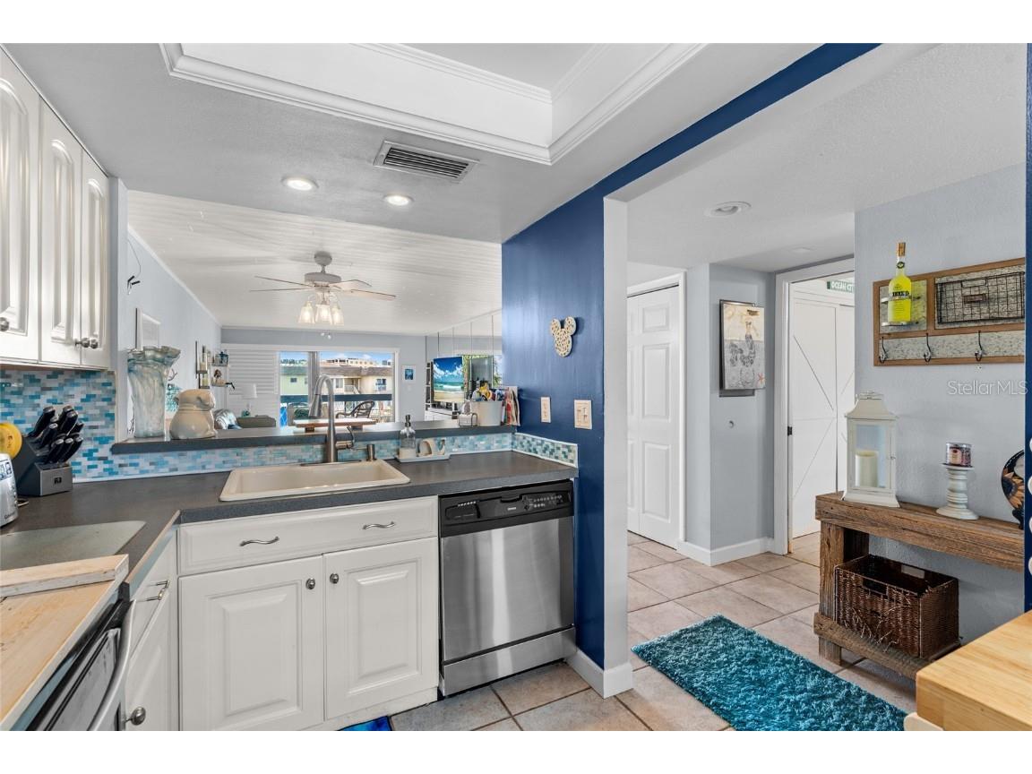 11650 Capri Circle S #108 Treasure Island FL 33706 TB8442351 image7