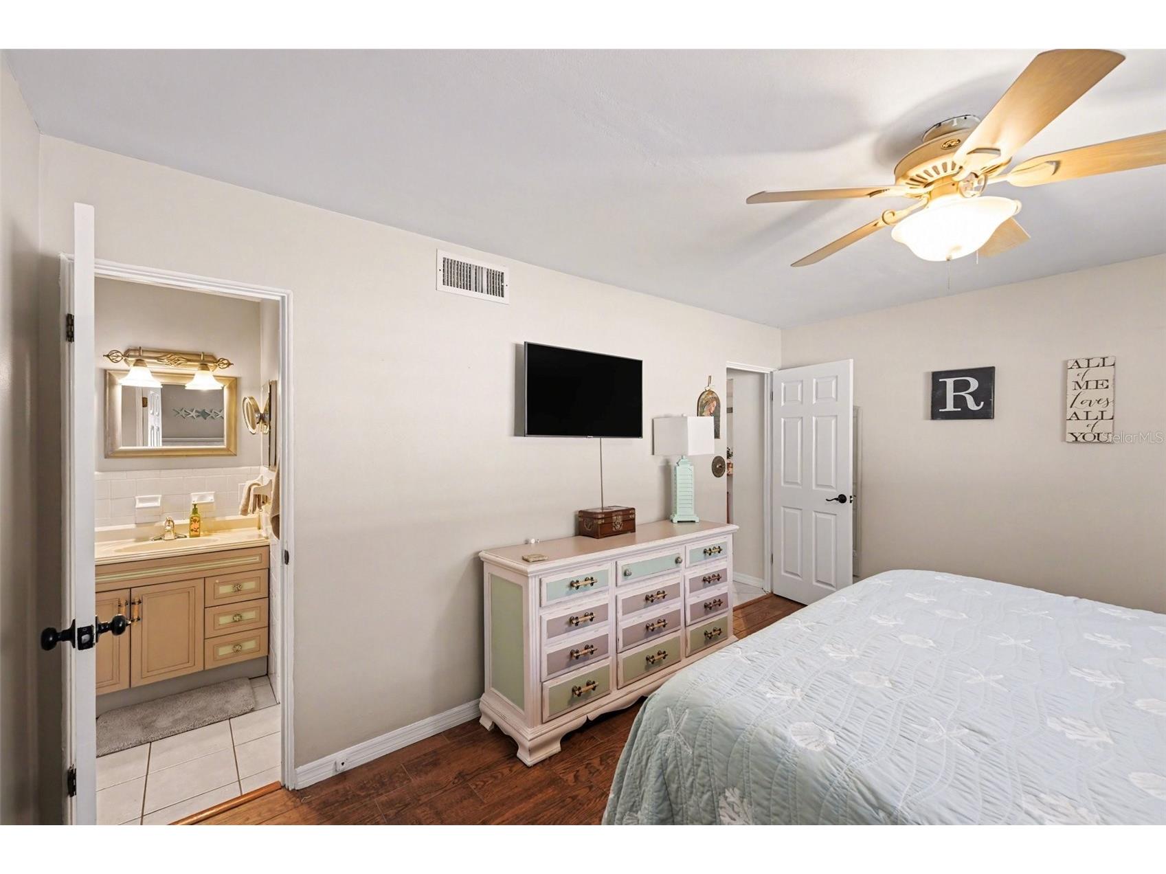 11653 Pinedale Avenue Seminole FL 33772 TB8478998 image20