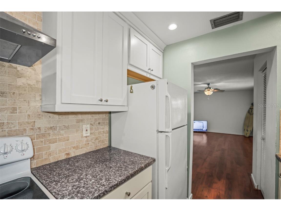 11655 3rd Street E #19 Treasure Island FL 33706 TB8452359 image11