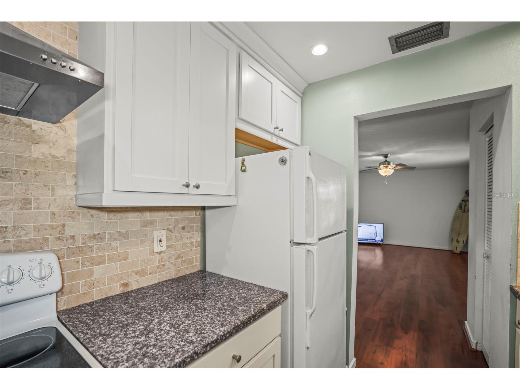 11655 3rd Street E #19 Treasure Island FL 33706 TB8517185 image11