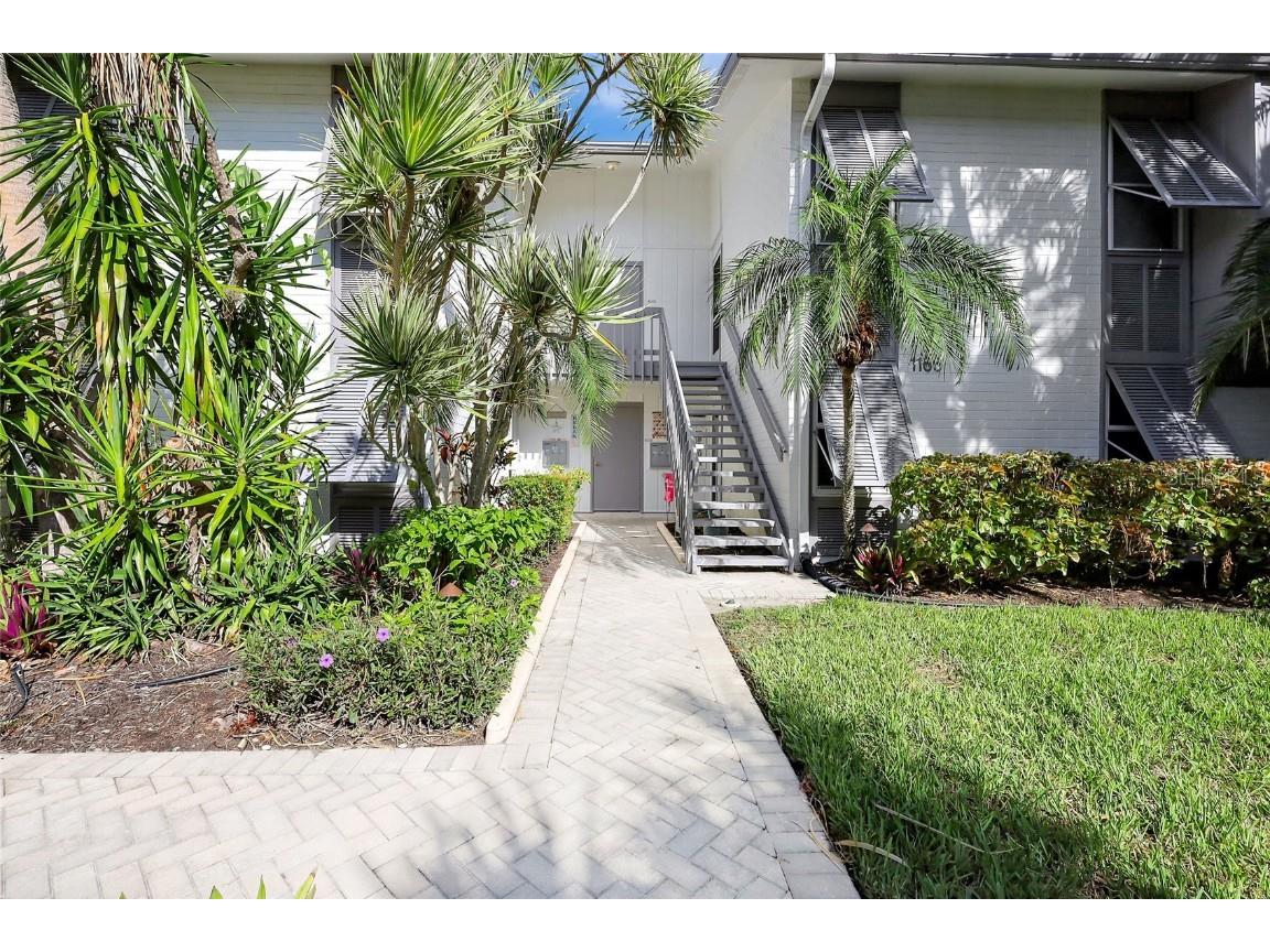 1166 W Peppertree Drive #112D Sarasota FL 34242 A4584598 image1