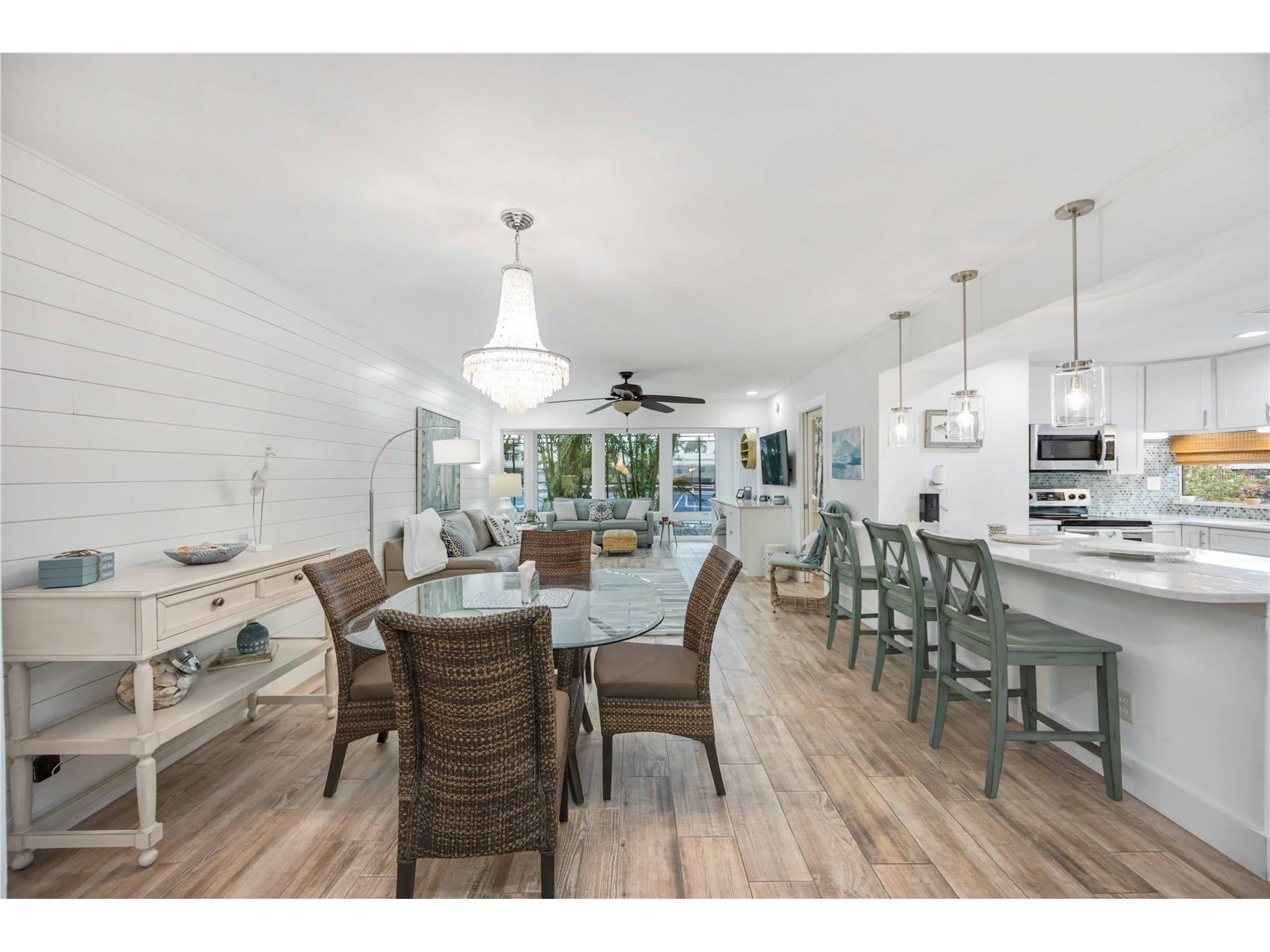 1166 W Peppertree Drive #112D Sarasota FL 34242 A4678257 image19