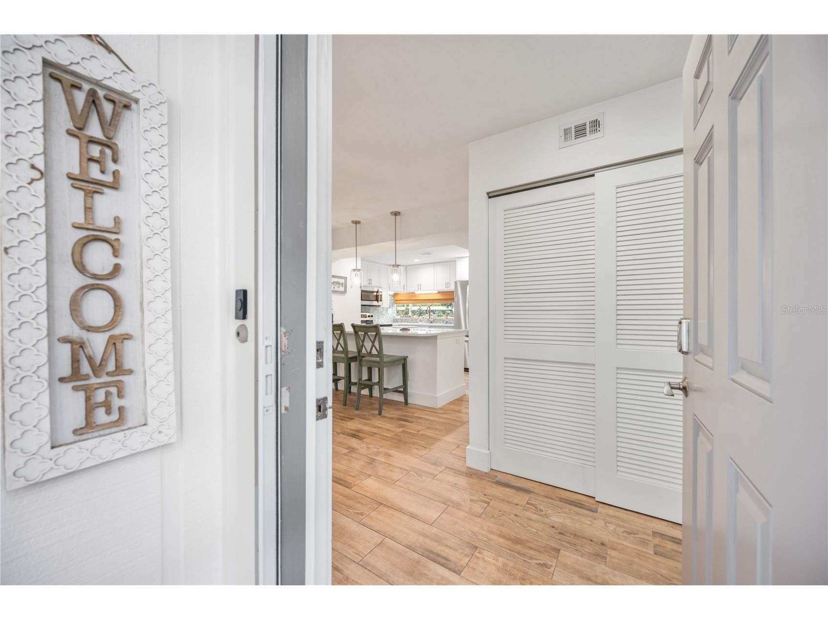 1166 W Peppertree Drive #112D Sarasota FL 34242 A4678257 image3