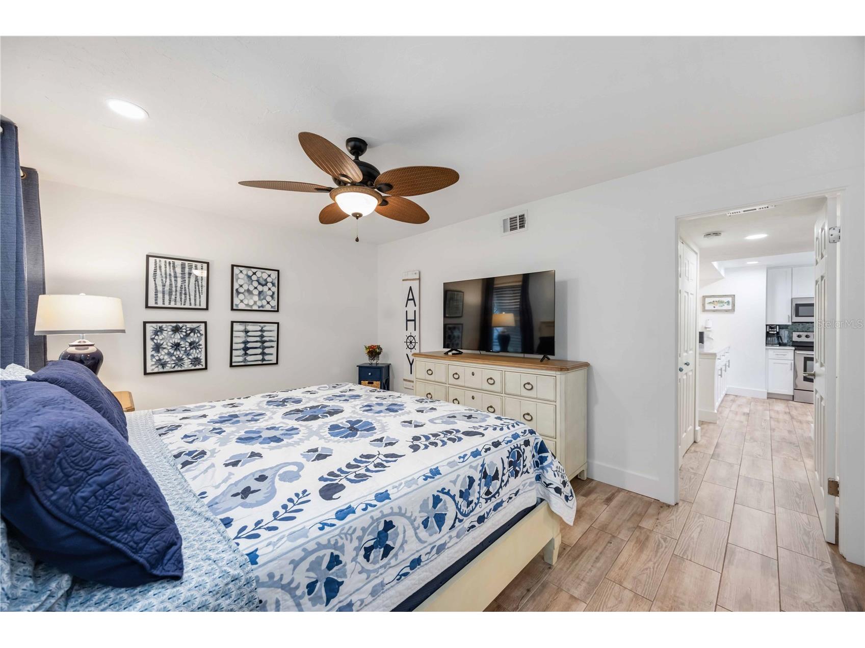 1166 W Peppertree Drive #112D Sarasota FL 34242 A4678257 image35