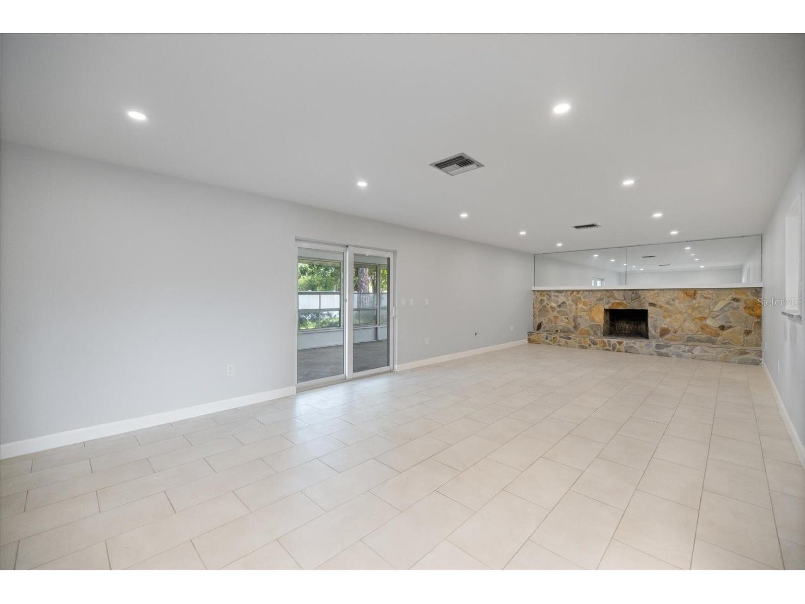 1169 Carmella Circle Sarasota FL 34243 A4692085 image16