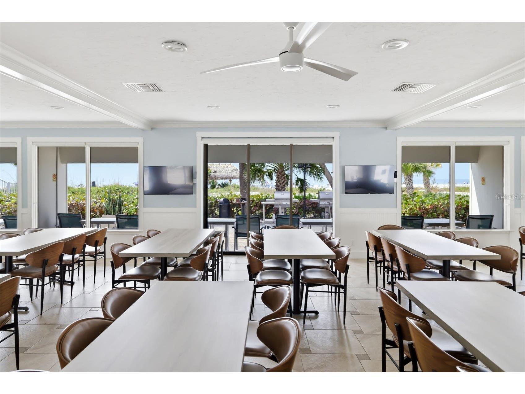 1169 W Peppertree Drive #118A Sarasota FL 34242 A4683913 image42