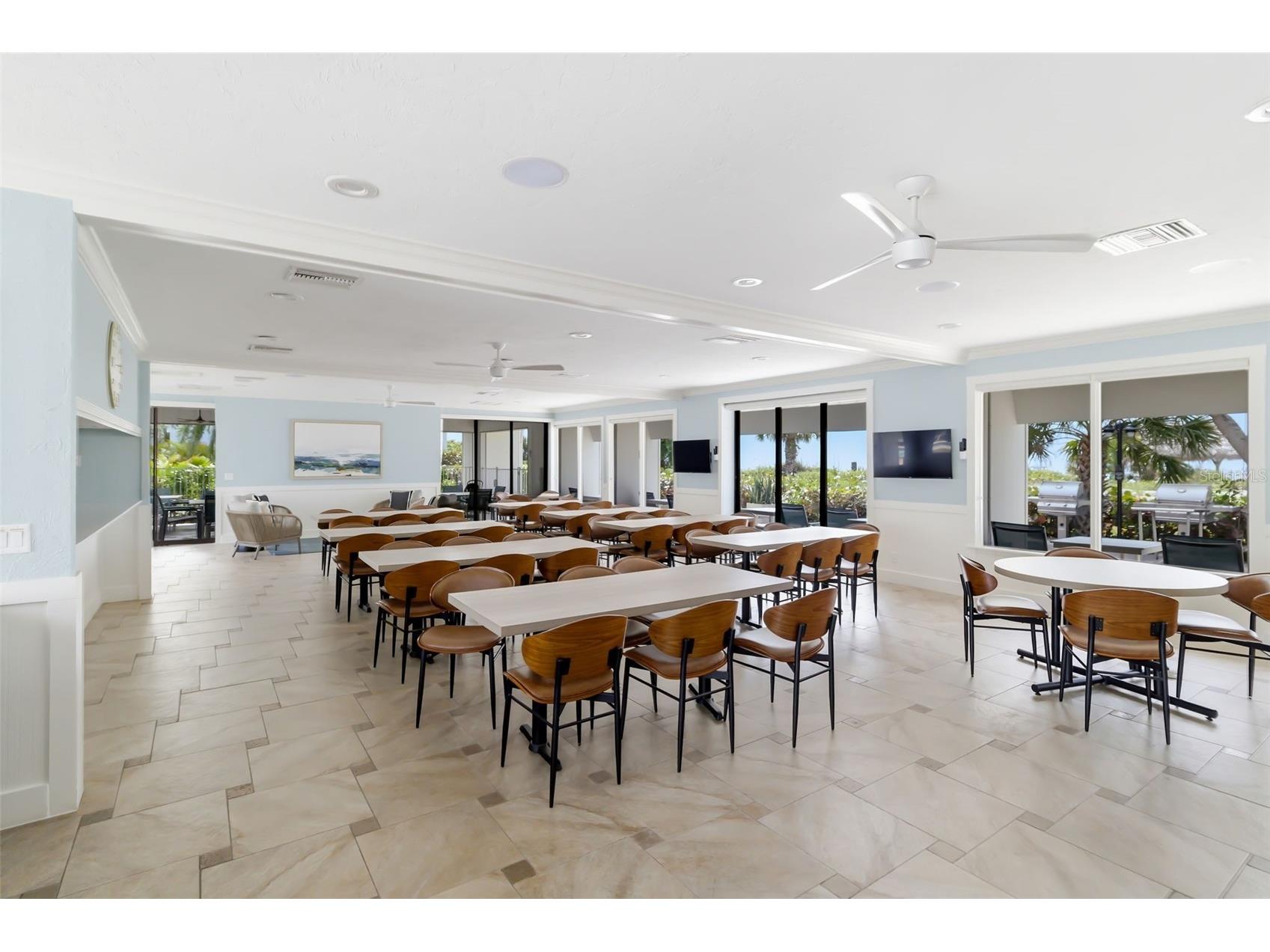 1169 W Peppertree Drive #118A Sarasota FL 34242 A4683913 image43