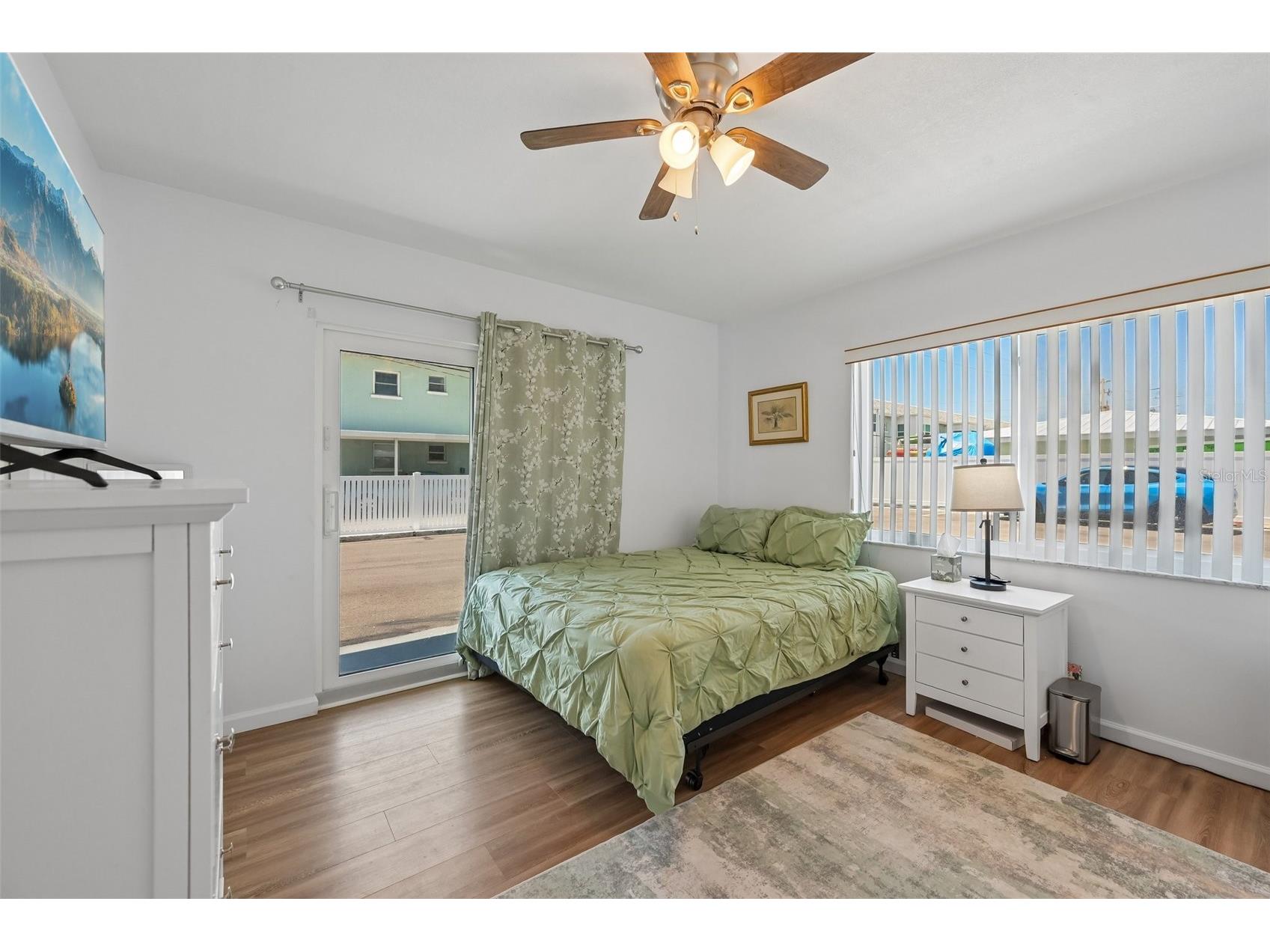 117 7th Street N #1 Bradenton Beach FL 34217 O6423117 image1