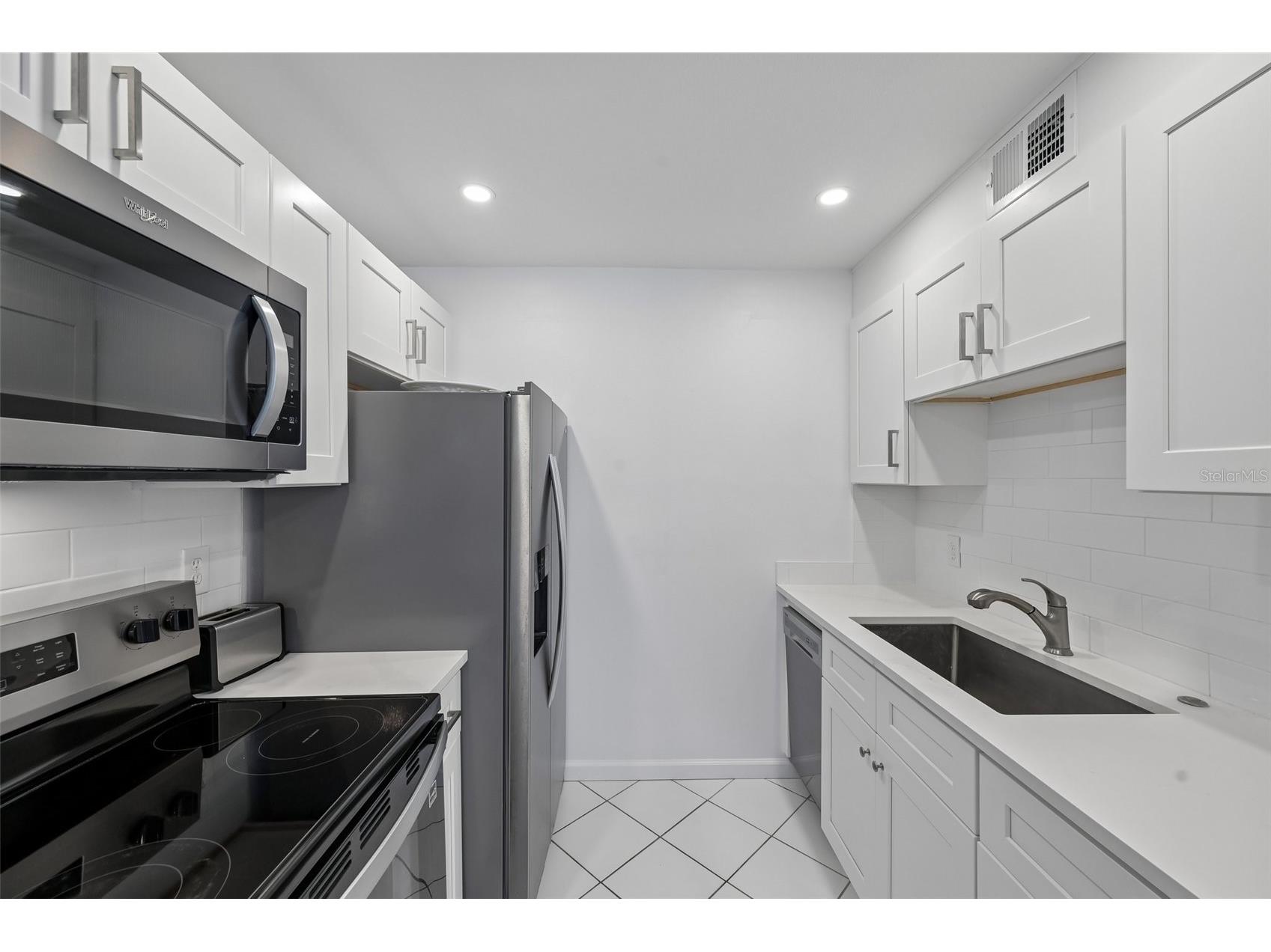 117 7th Street N #1 Bradenton Beach FL 34217 O6423117 image12