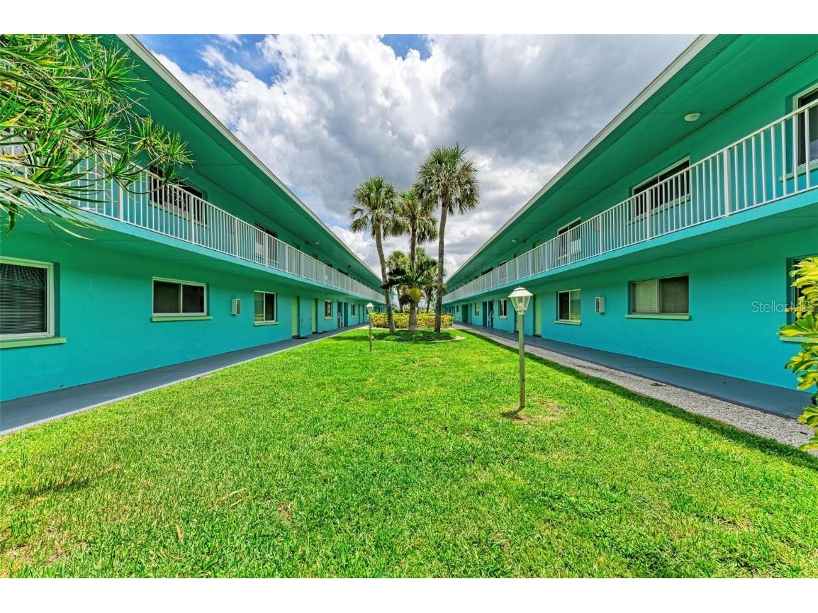 117 7th Street N #33 Bradenton Beach FL 34217 A4577619 image1