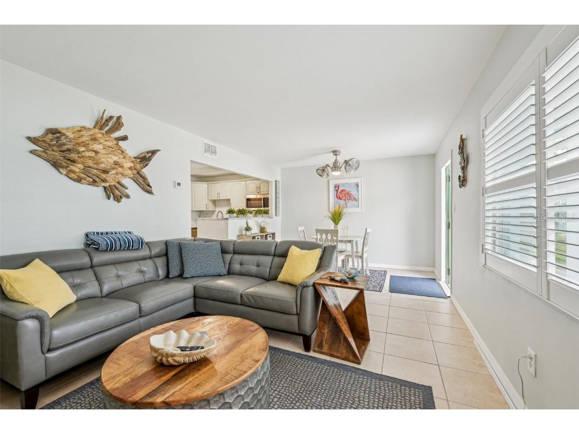 117 7th Street N #5 Bradenton Beach FL 34217 A4647437 image5