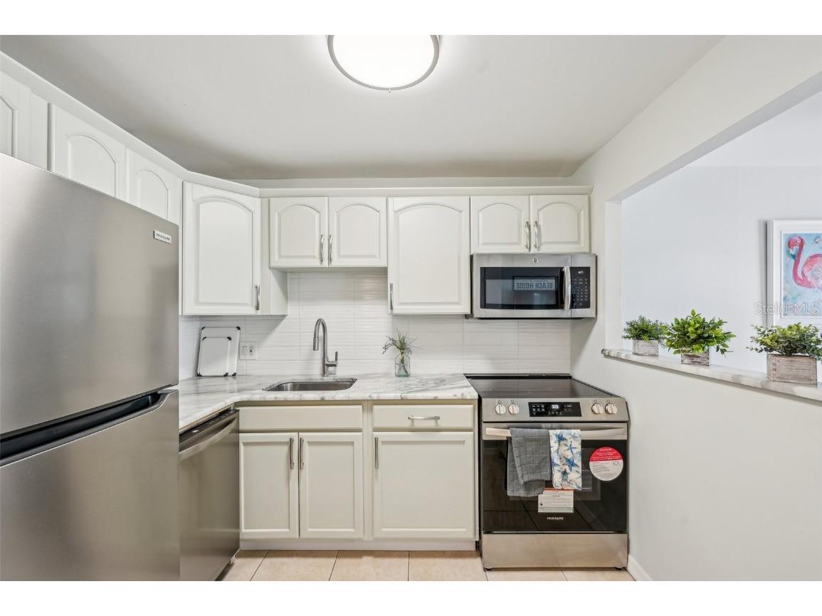 117 7th Street N #5 Bradenton Beach FL 34217 A4647437 image8