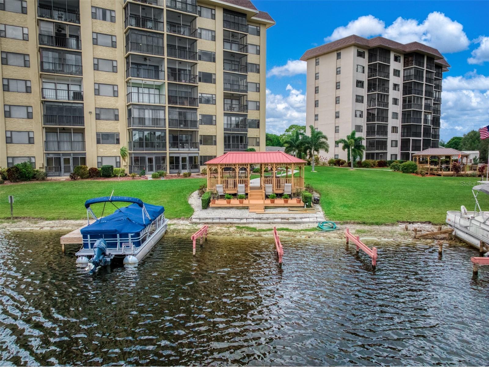 117 Country Club Dr Unit 202  
