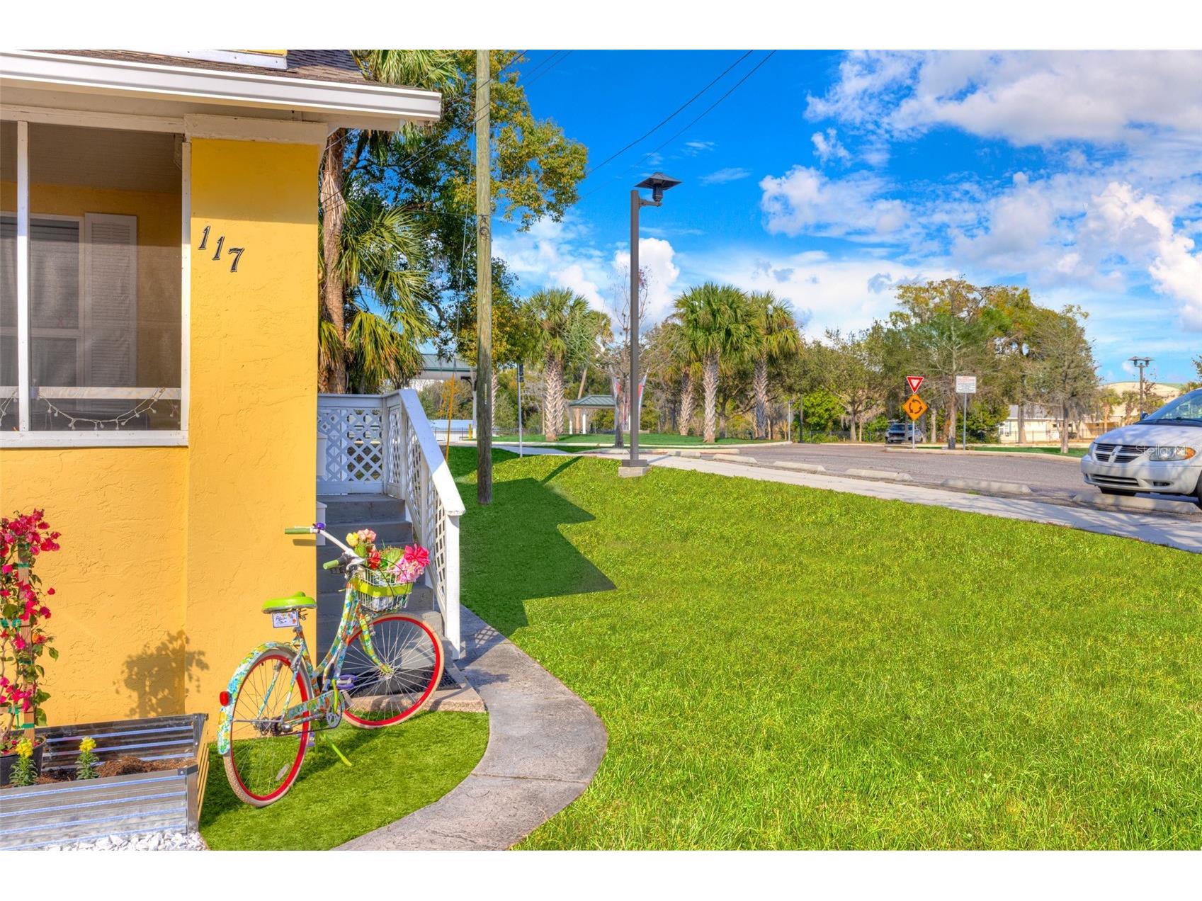 117 E Euclid Avenue Deland FL 32724 V4947088 image3