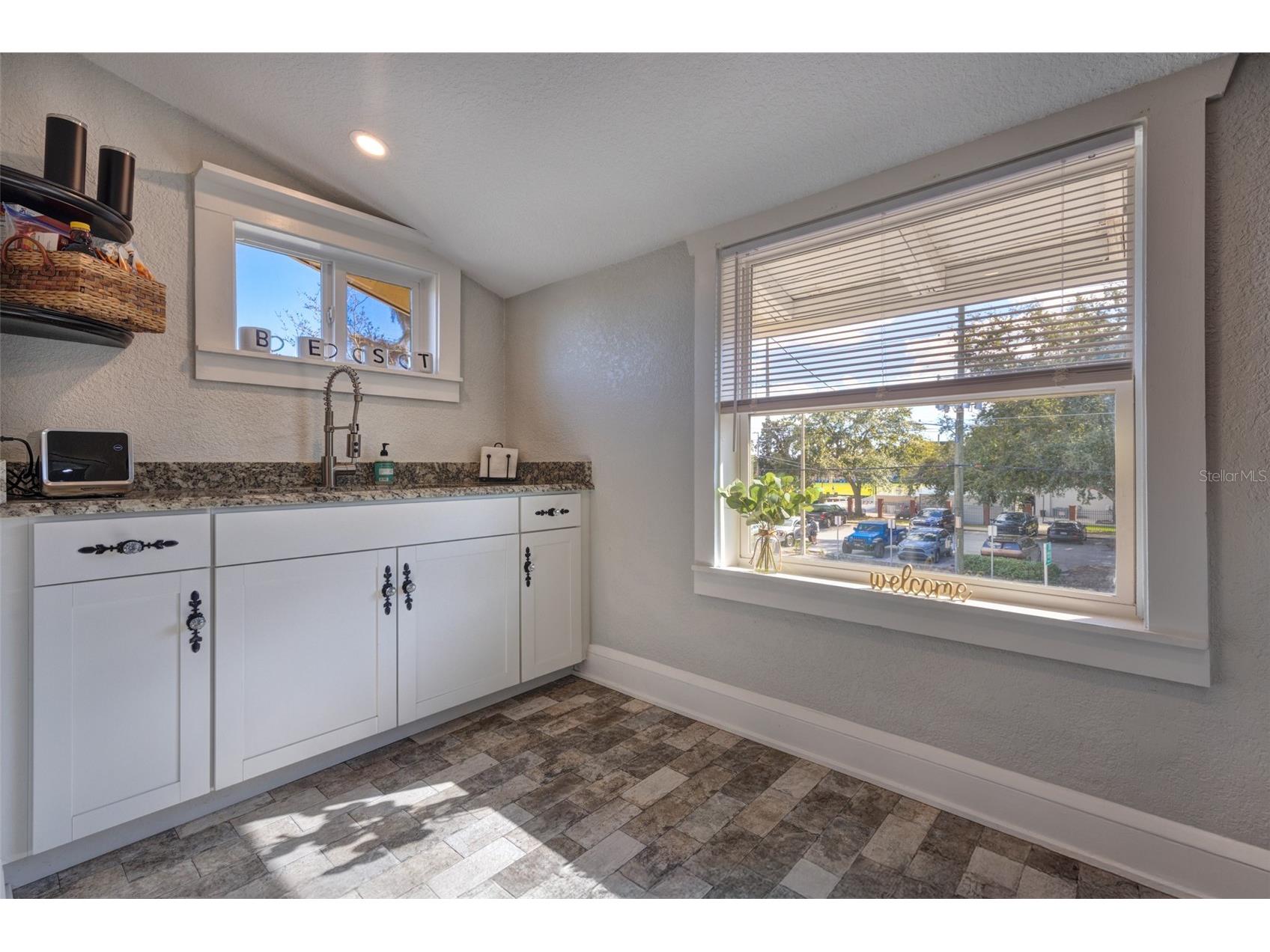 117 E Euclid Avenue Deland FL 32724 V4947088 image8