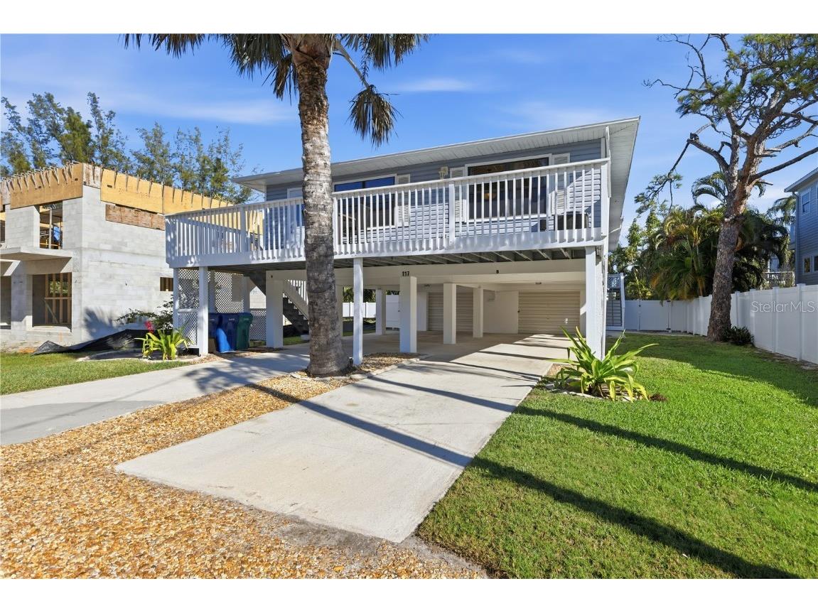 117 Neptune Lane Holmes Beach FL 34217 A4676172 image1