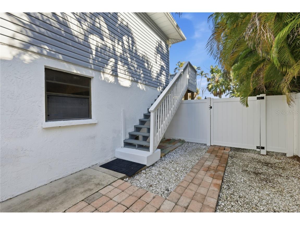 117 Neptune Lane Holmes Beach FL 34217 A4676172 image19