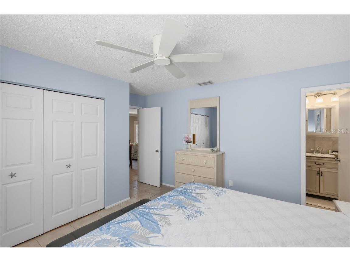 117 Neptune Lane Holmes Beach FL 34217 A4676172 image29