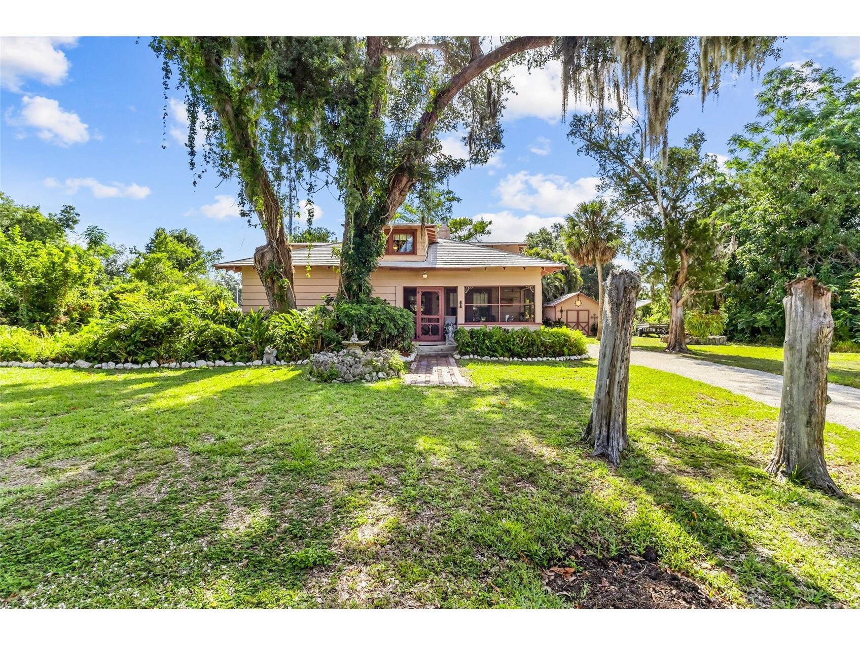 117 Tucker Avenue Sarasota FL 34232 A4692983 image2