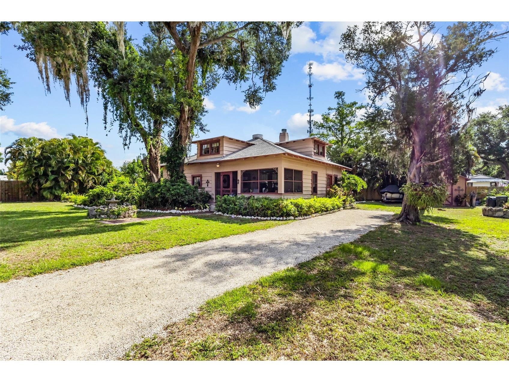 117 Tucker Avenue Sarasota FL 34232 A4692983 image3