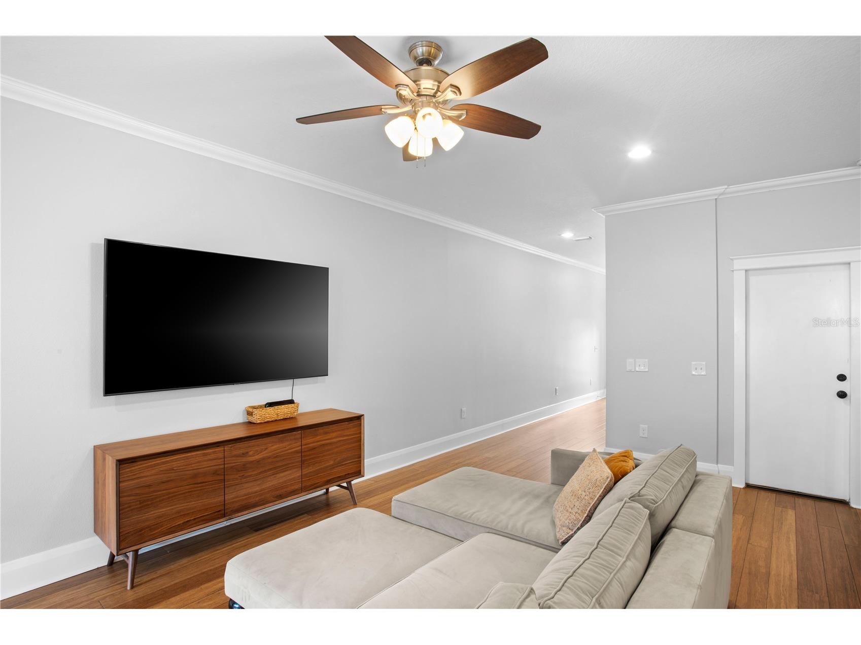 117 W Giddens Avenue Tampa FL 33603 TB8499425 image10