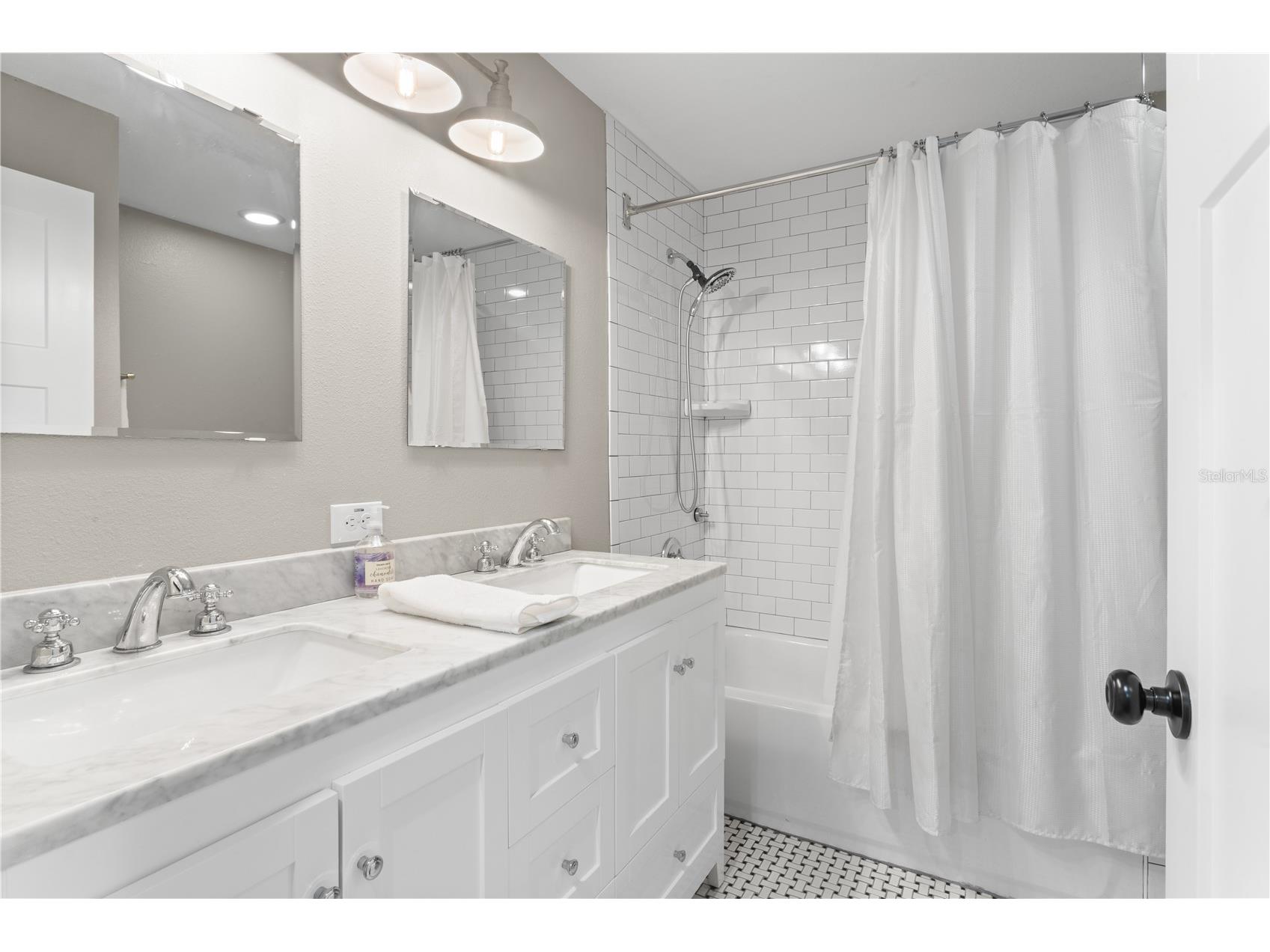 117 W Giddens Avenue Tampa FL 33603 TB8499425 image23