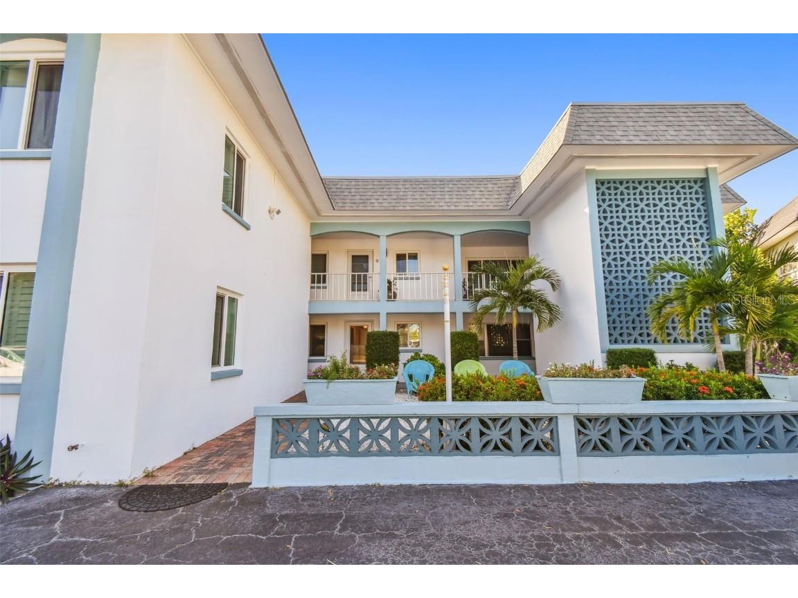 11700 Capri Circle S #4 Treasure Island FL 33706 U8217036 image1