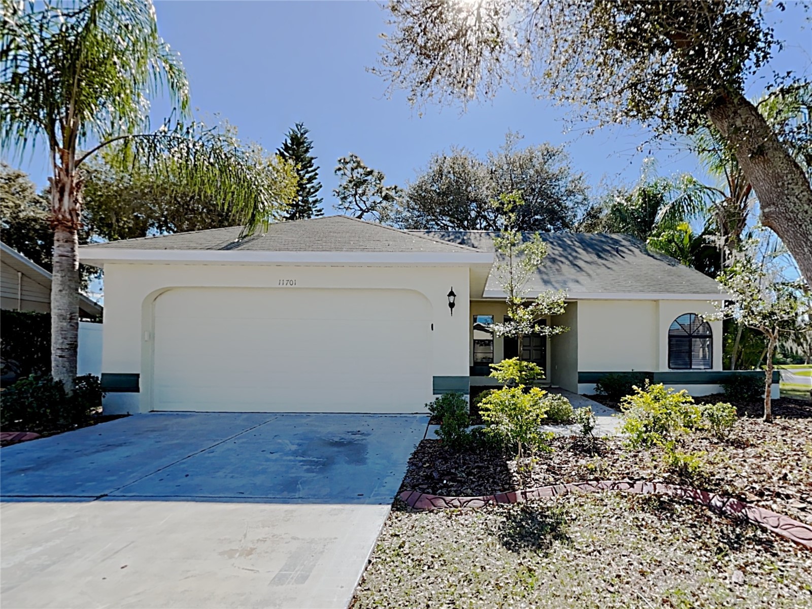 11701 Lynmoor Drive Riverview FL 33579 C7527236 image1