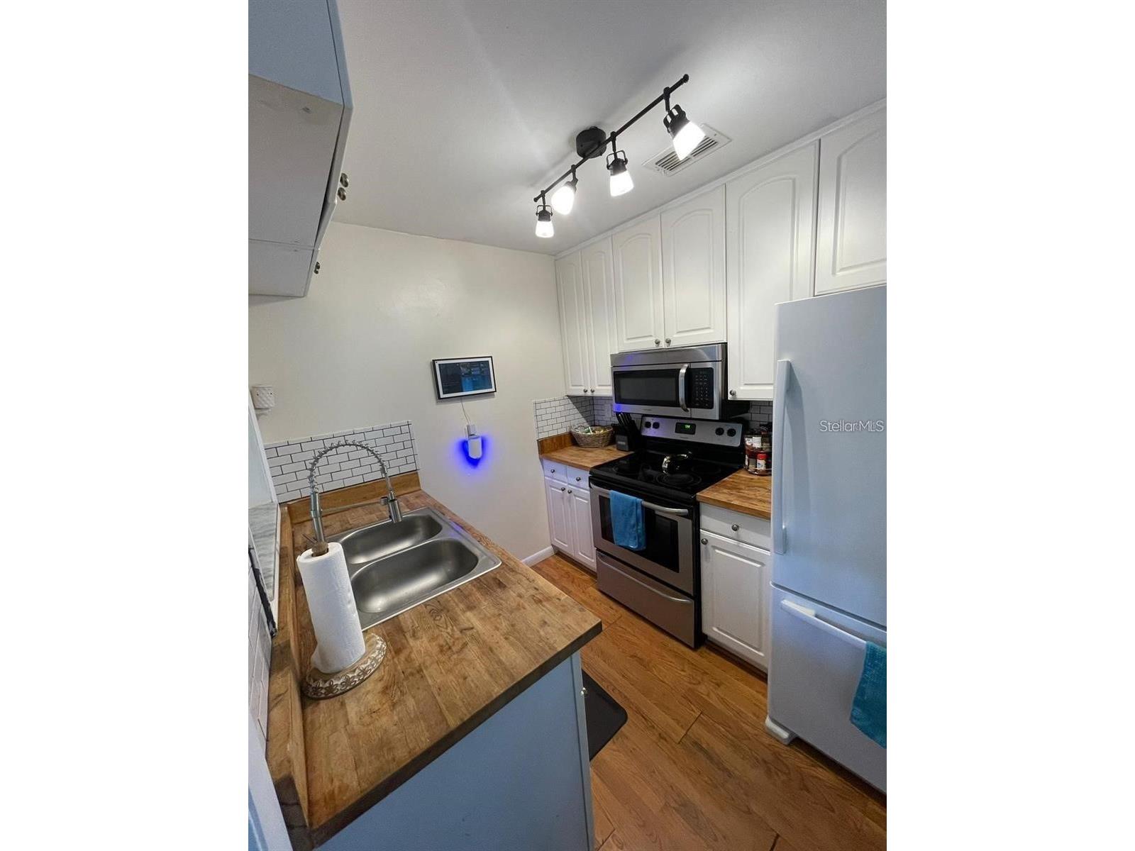 11707 North Drive Tampa FL 33617 TB8503125 image5