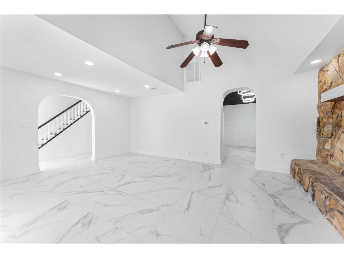 11709 N Armenia Avenue Tampa FL 33612 TB8382137 image1