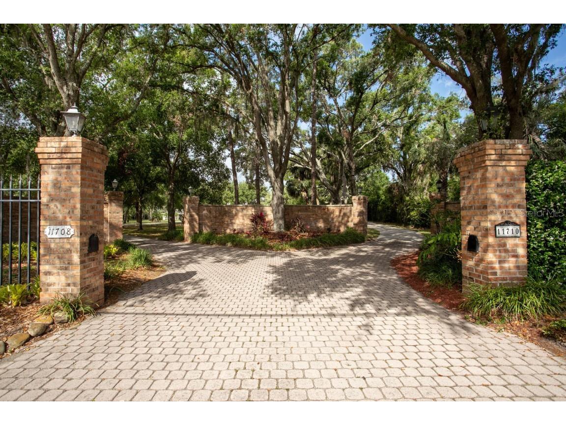 11710 N Armenia Avenue Tampa FL 33612 TB8412569 image1