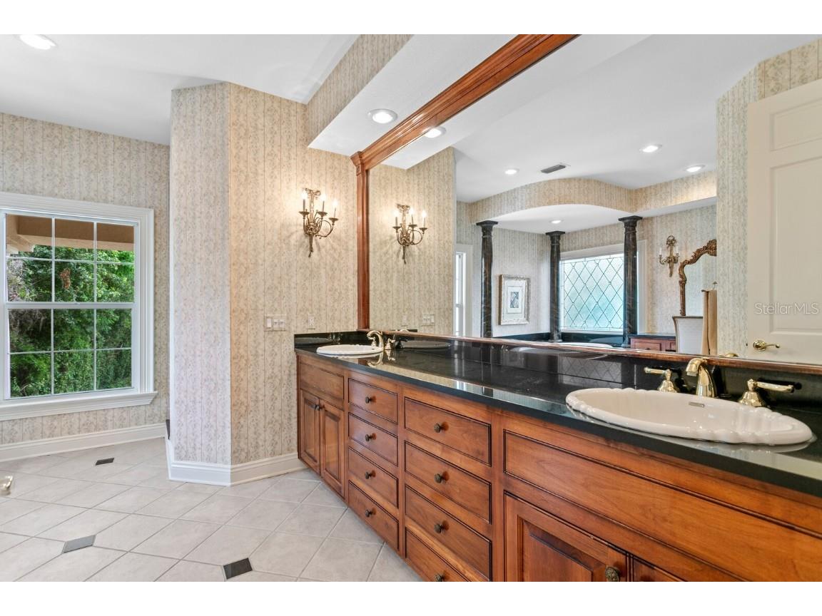 11710 N Armenia Avenue Tampa FL 33612 TB8412569 image46