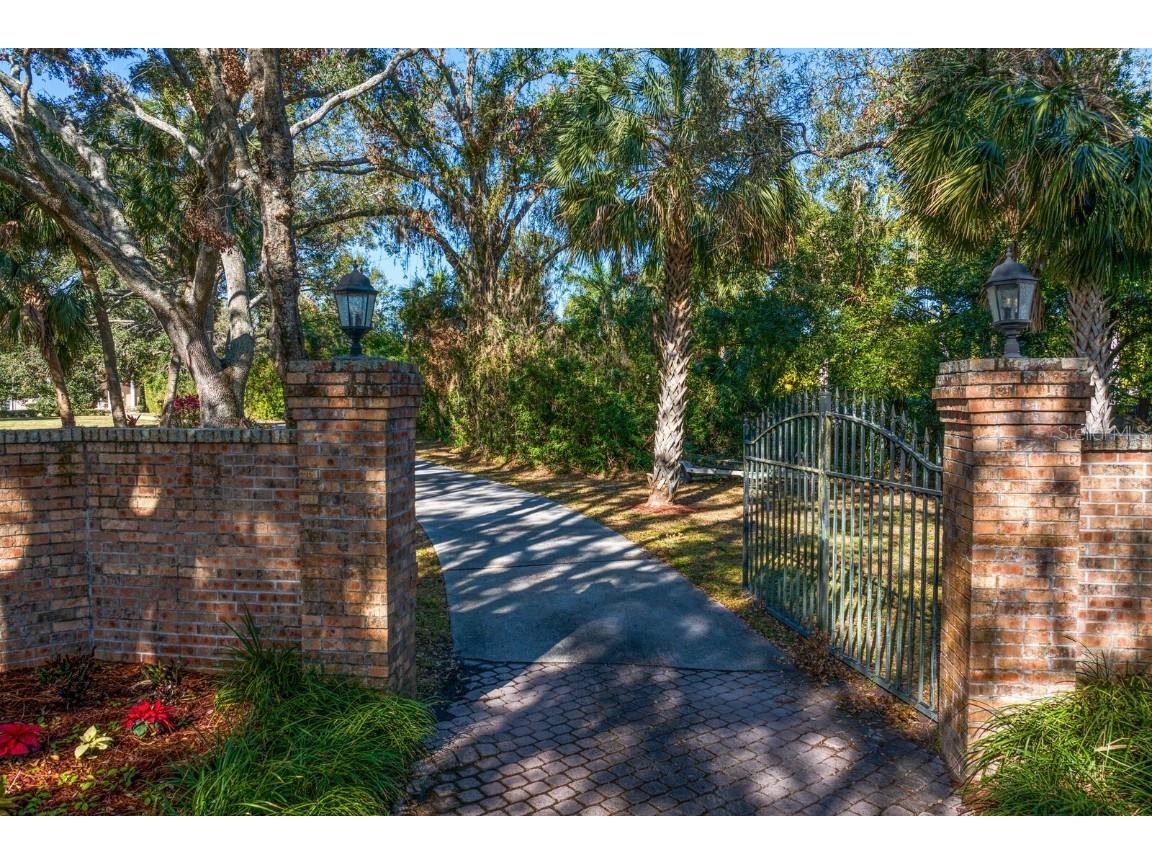 11710 N Armenia Avenue Tampa FL 33612 TB8412569 image75