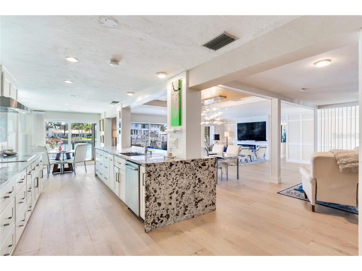 1172 35th Avenue NE Saint Petersburg FL 33704 - SMACKS BAYOU TB8428911 image21