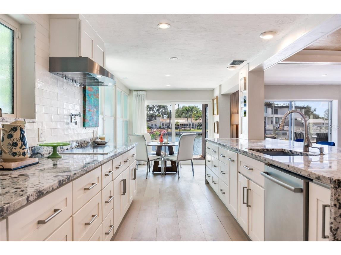 1172 35th Avenue NE Saint Petersburg FL 33704 - SMACKS BAYOU TB8428911 image24