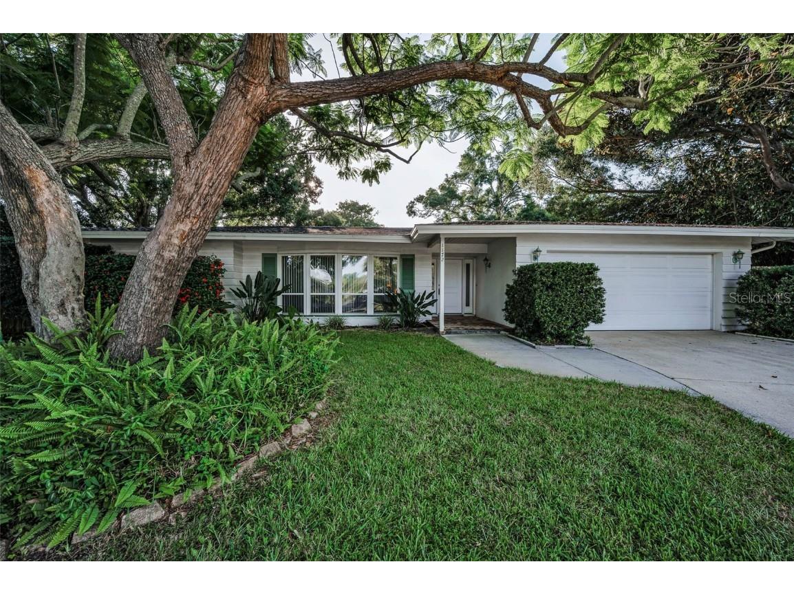 1172 Glenmoor Court Clearwater FL 33764 TB8415791 image1