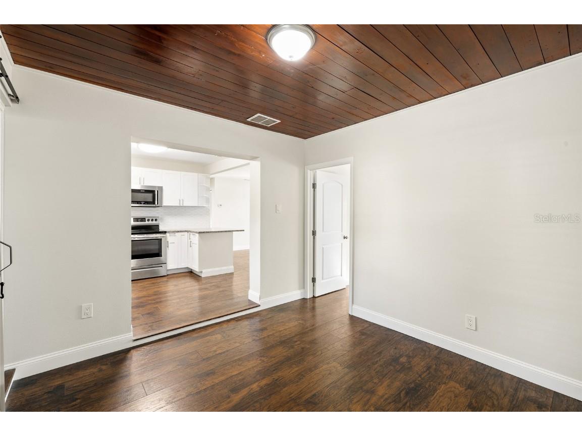 11720 N Edison Avenue Tampa FL 33612 TB8442478 image10