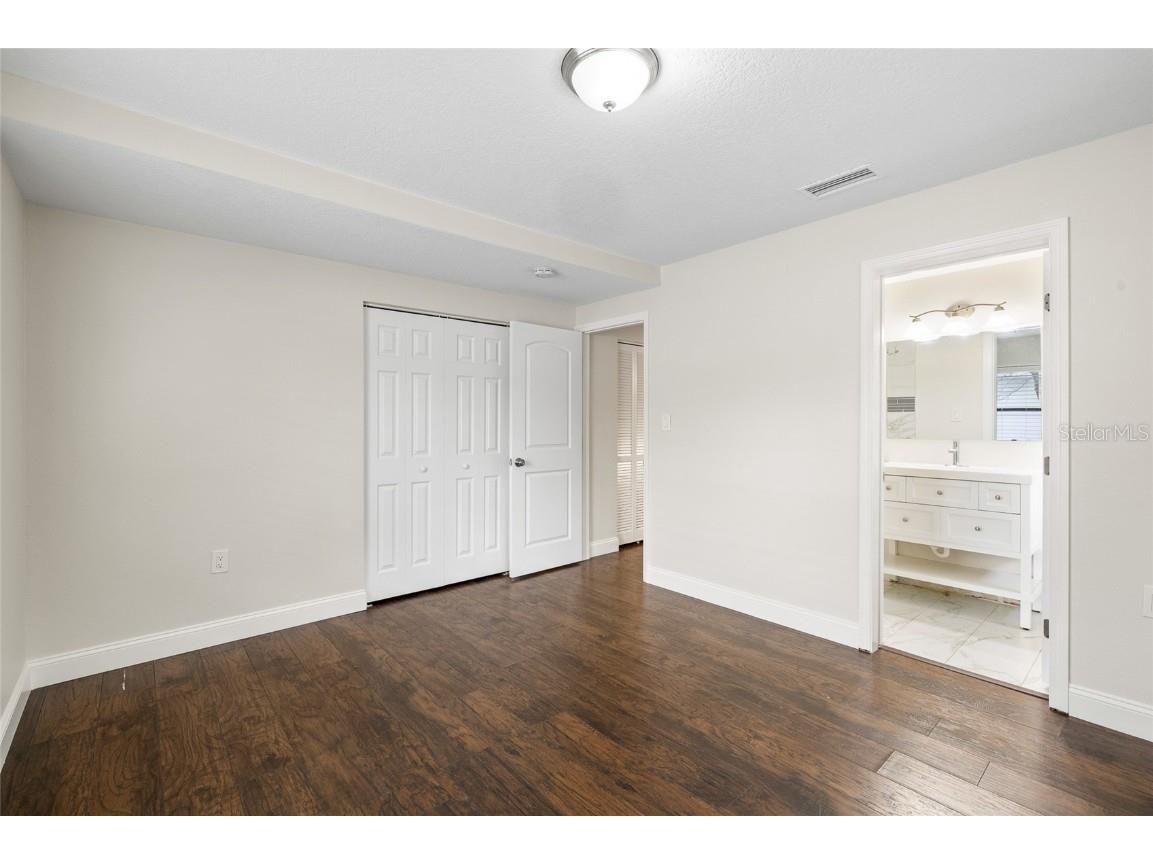 11720 N Edison Avenue Tampa FL 33612 TB8442478 image18